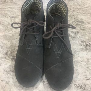 Toms wedge booties